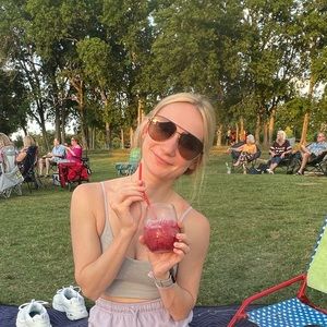 Meet your Posher, Isabella